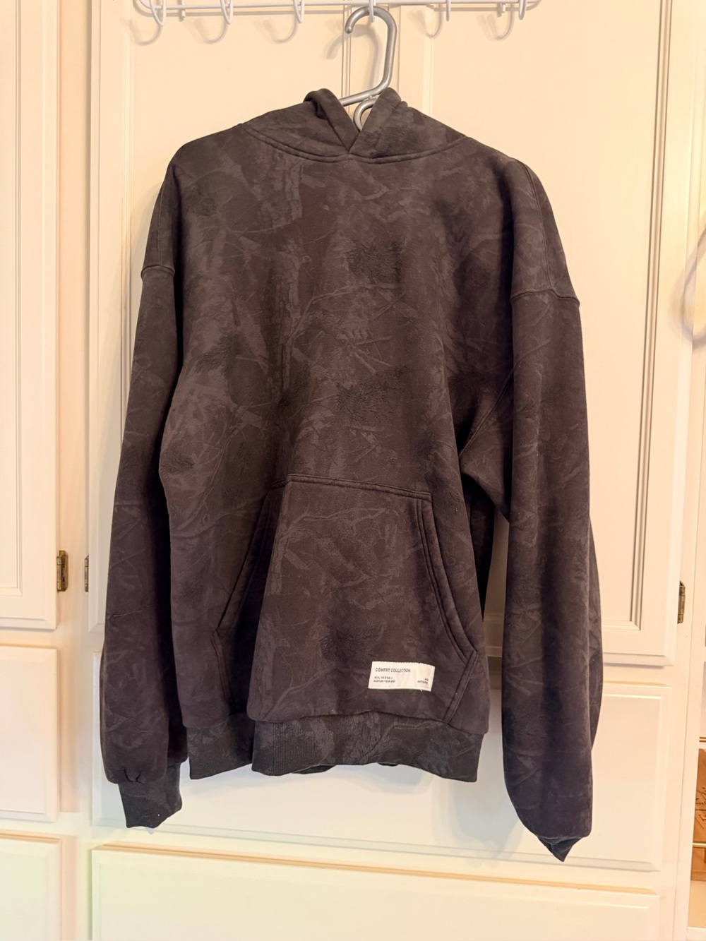 Comfrt black medium camo sweatshirt